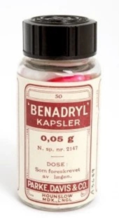 Early Benadryl packaging from Parke-Davis, which purchased the rights to Rieveschl’s discovery in 1943. From the George Rieveschl, Jr. Papers of The Lloyd Library & Museum