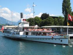 Paddle Steamer Uri