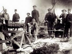 Workers digging an oil well by hand at Bibi-Eibat (Azerbaijan).